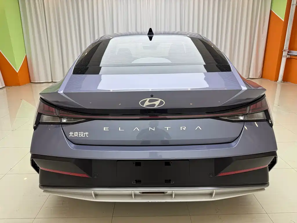 Hyundai Elantra 2023