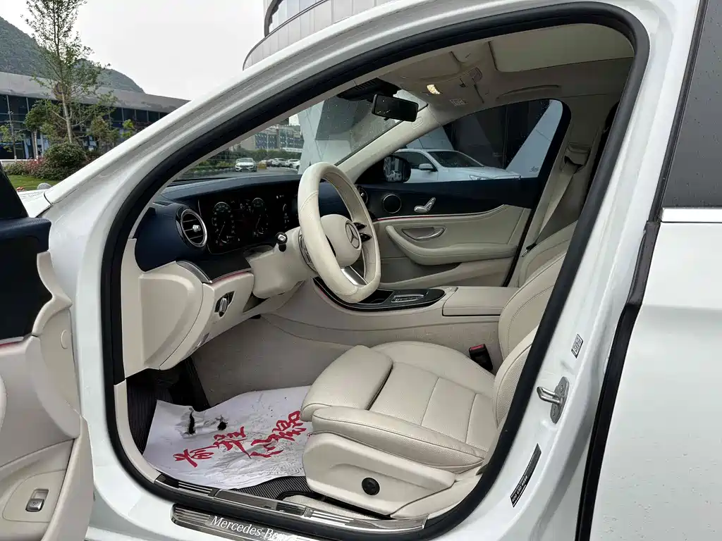 Mercedes-Benz E-Class 2023 — фото 13