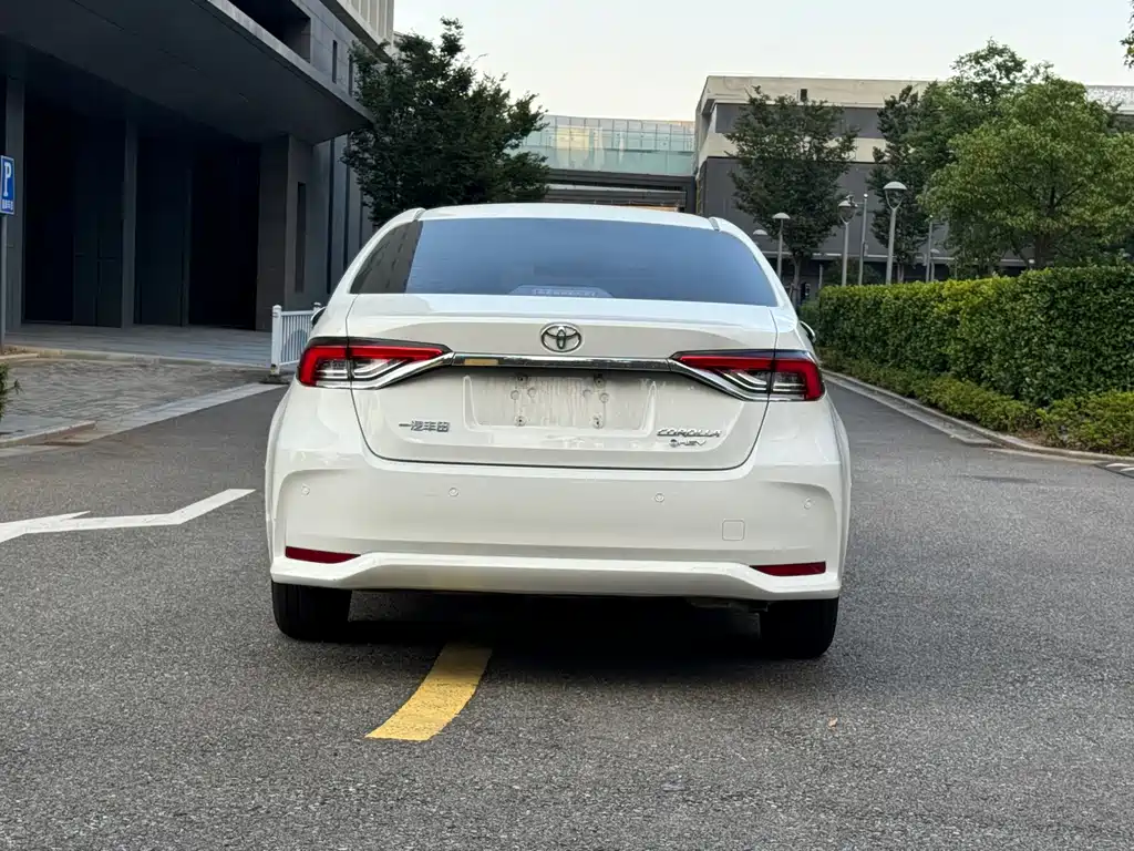 Toyota Corolla 2023 — фото 16