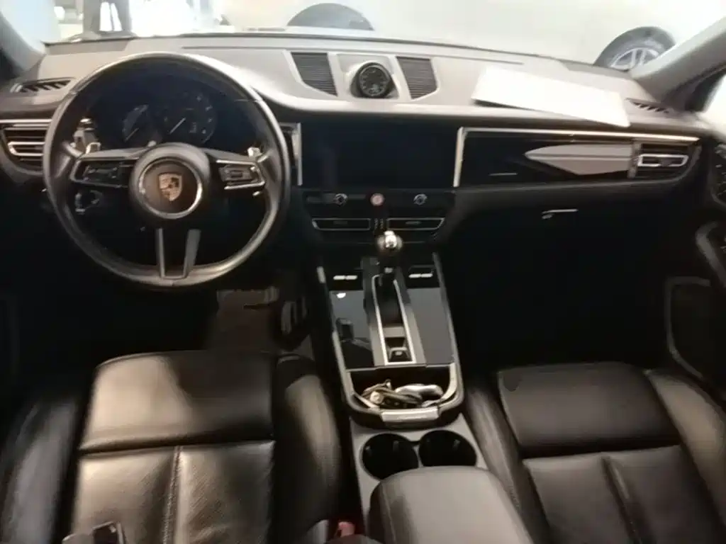 Porsche Macan 2023 — фото 16