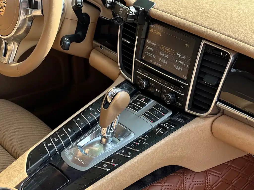 Porsche Panamera 2015 — фото 13