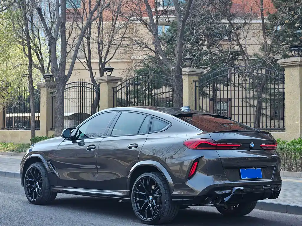 BMW X6 M 2023 — фото 3