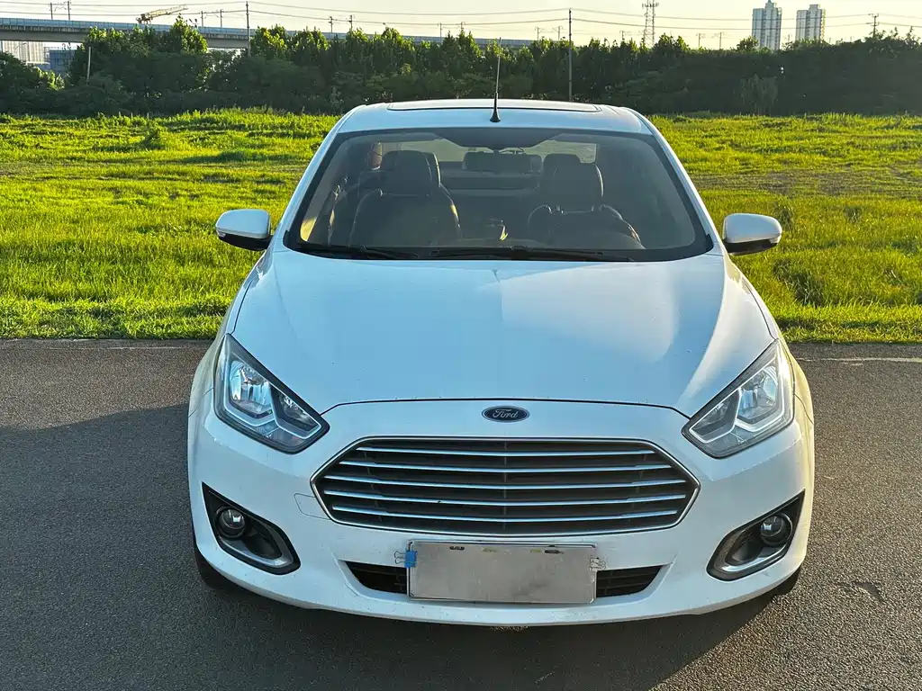 Ford Escort 2015