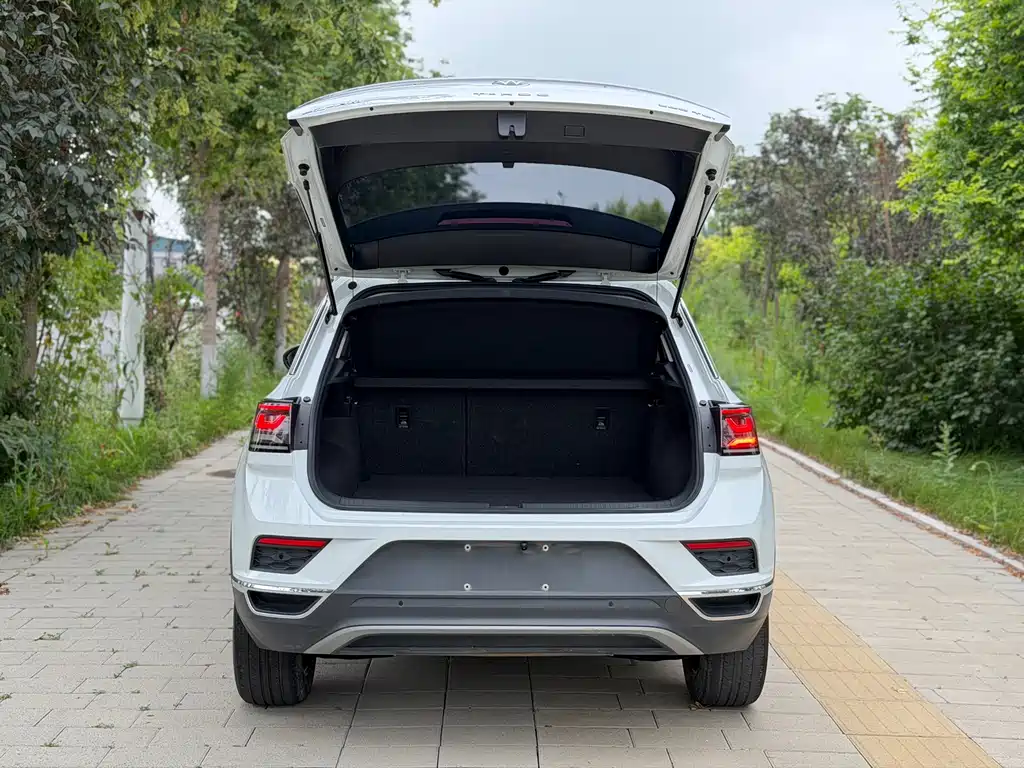 Volkswagen T-Roc 2023 — фото 15