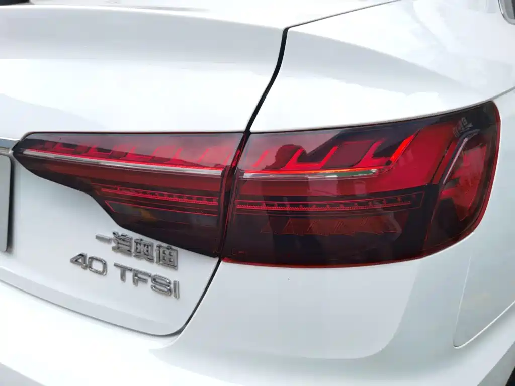 Audi A4L 2023 — фото 28