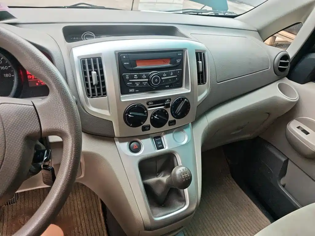 Nissan NV200 2017
