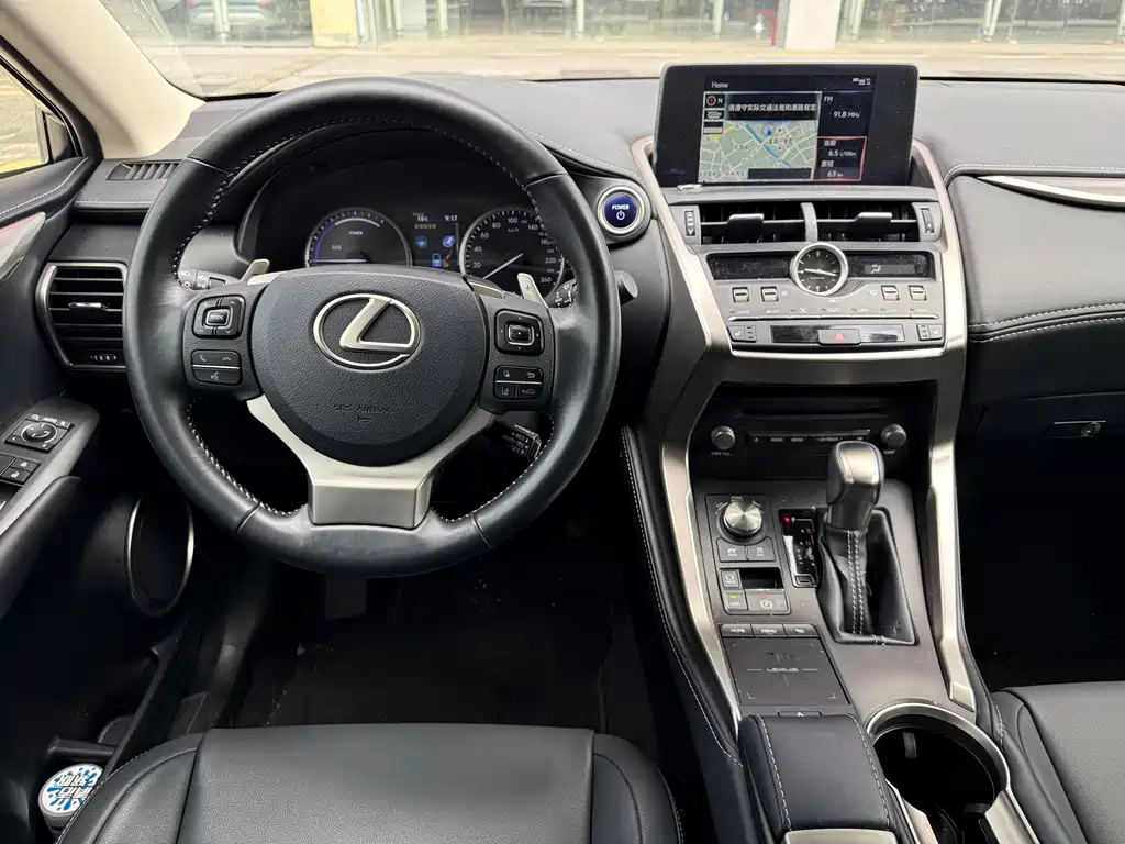 Lexus NX 2020 — фото 13