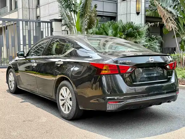 Nissan Teana 2021