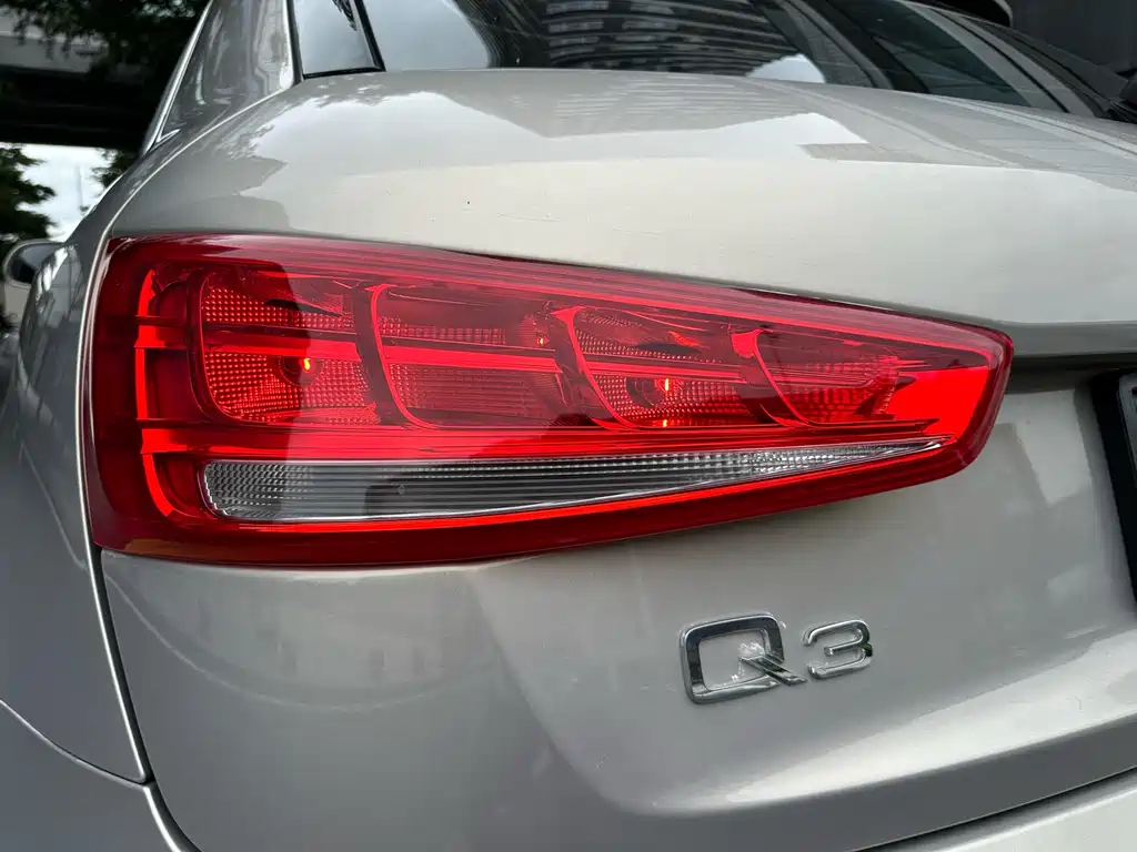 Audi Q3 2015 — фото 41