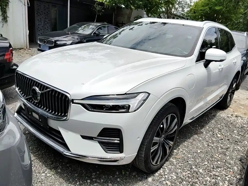 Volvo XC60 PHEV 2021 — фото 2