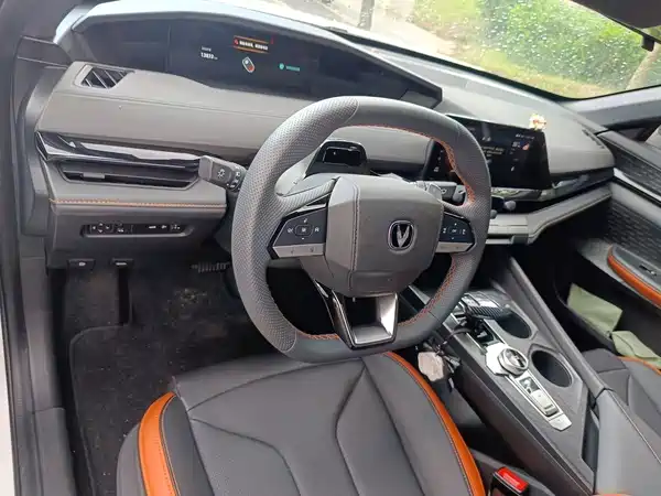 Changan UNI-V 2024