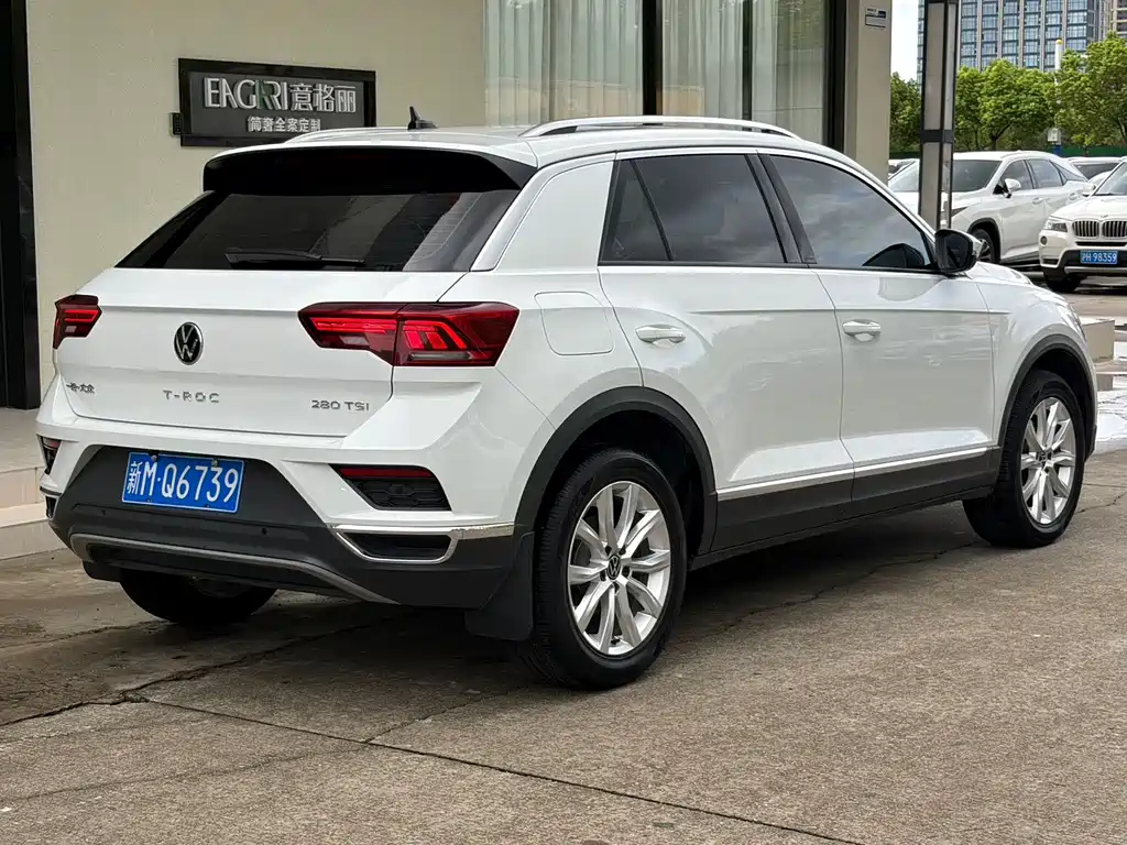 Volkswagen T-Roc 2023 — фото 5