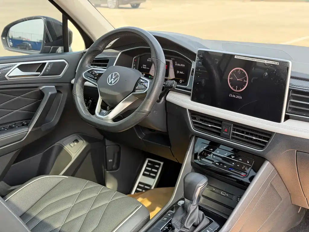 Volkswagen Tiguan L 2022 — фото 10