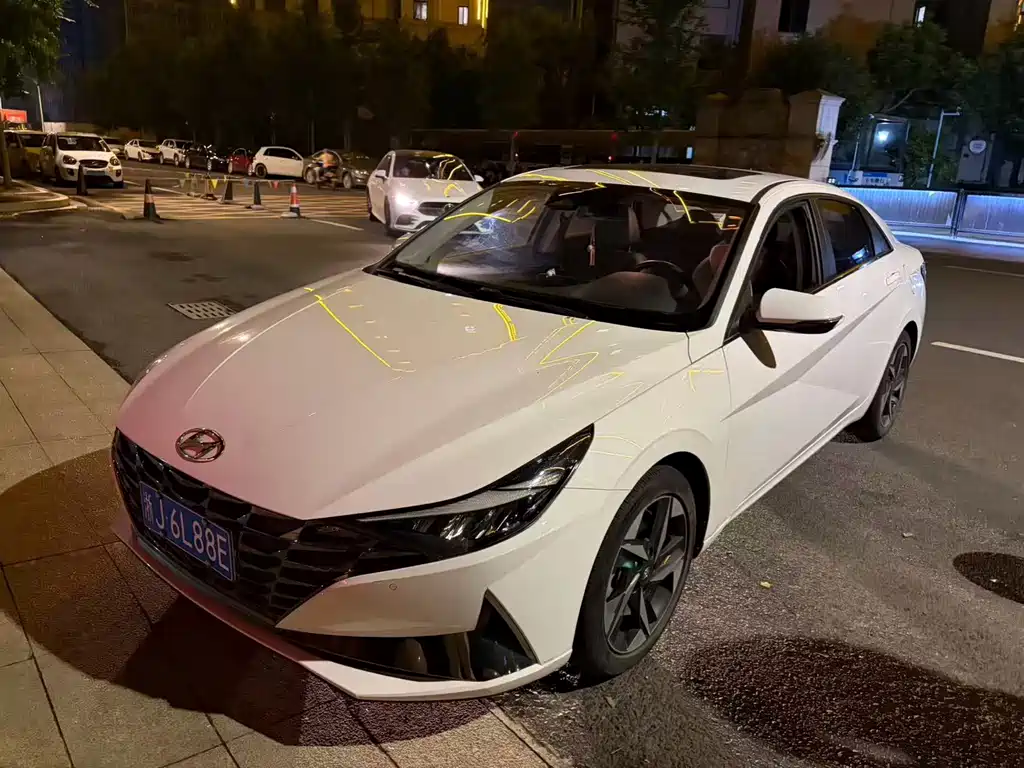 Hyundai Elantra 2021