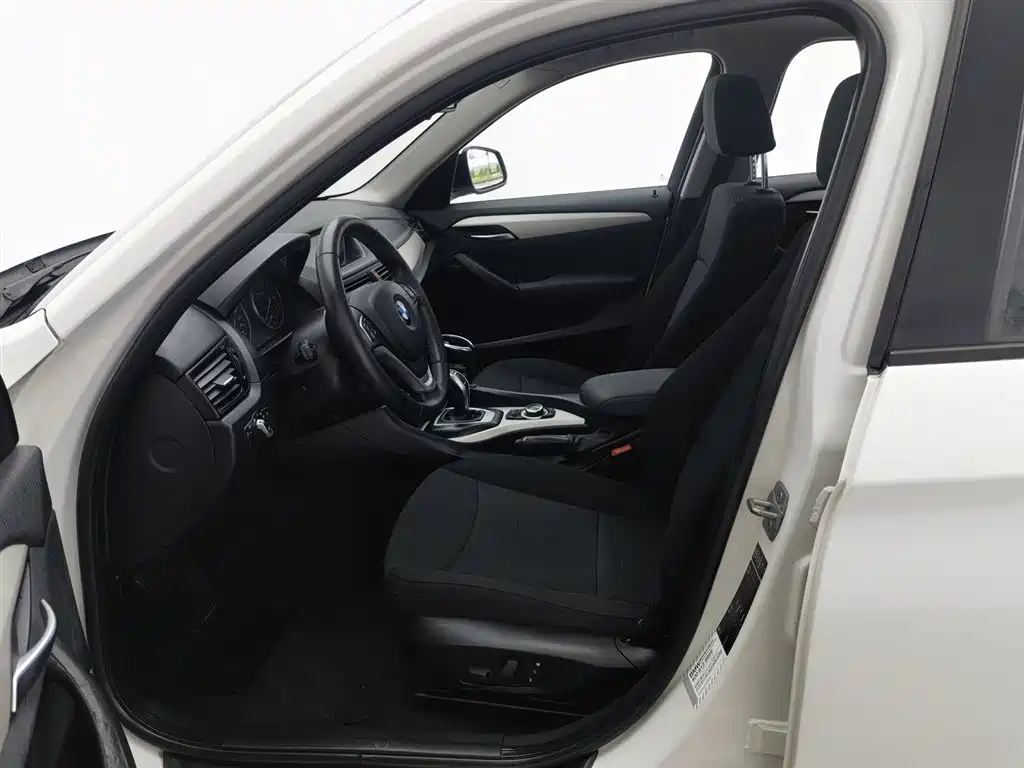 BMW X1 2014 — фото 10