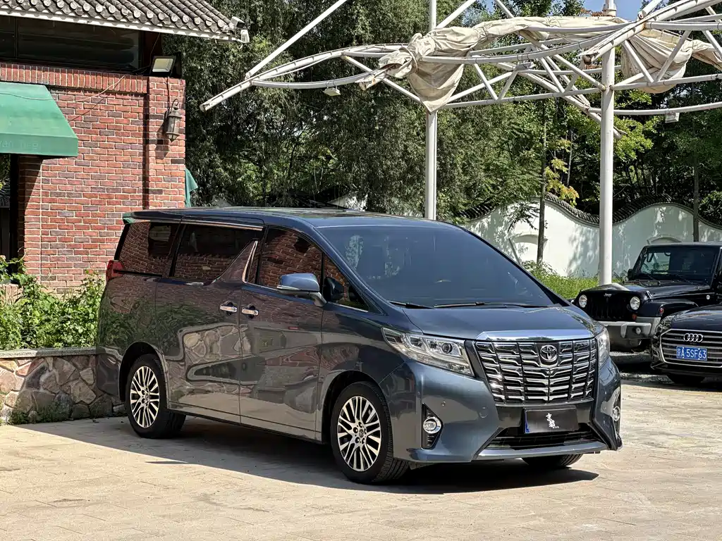 Toyota Alphard 2017 — фото 3