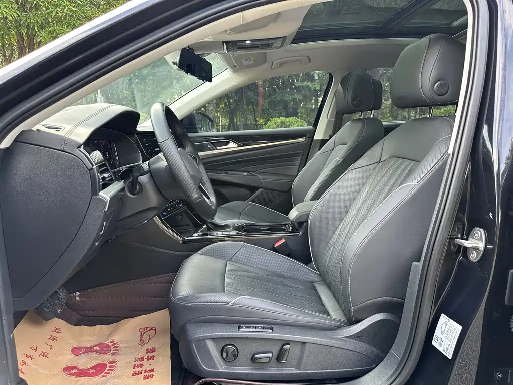 Volkswagen Passat 2023