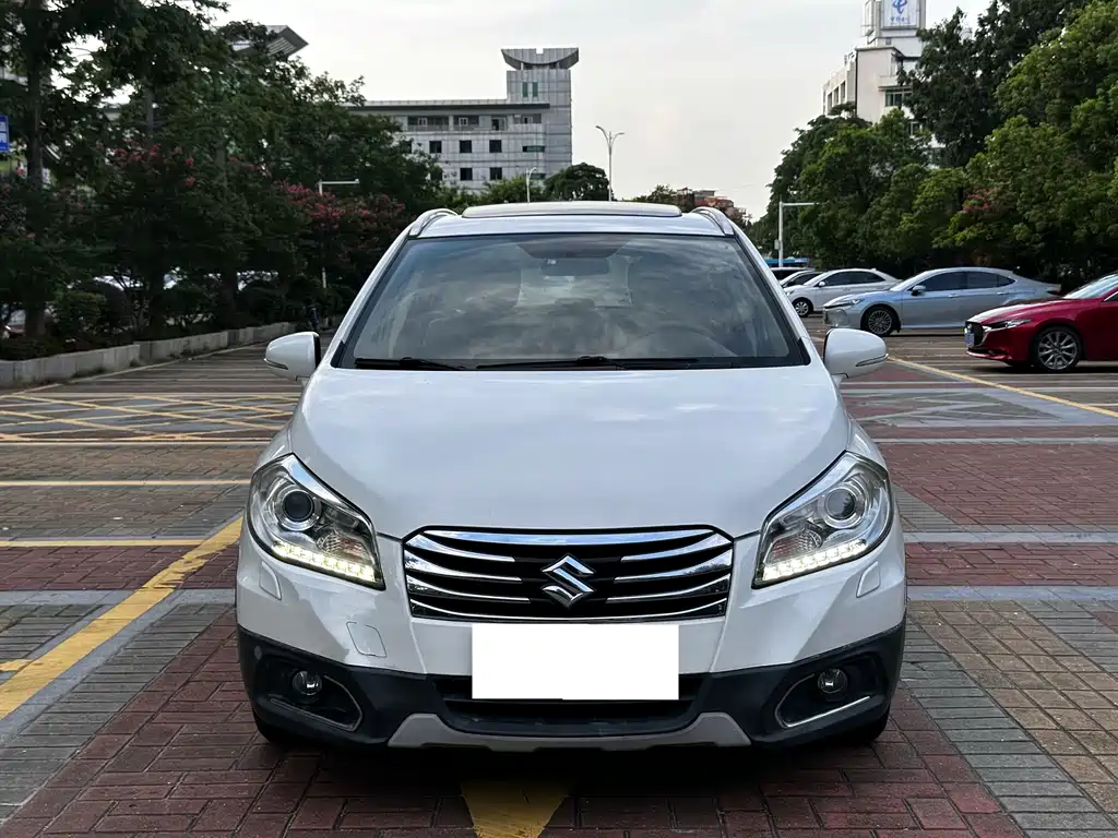 Suzuki S-Cross 2014