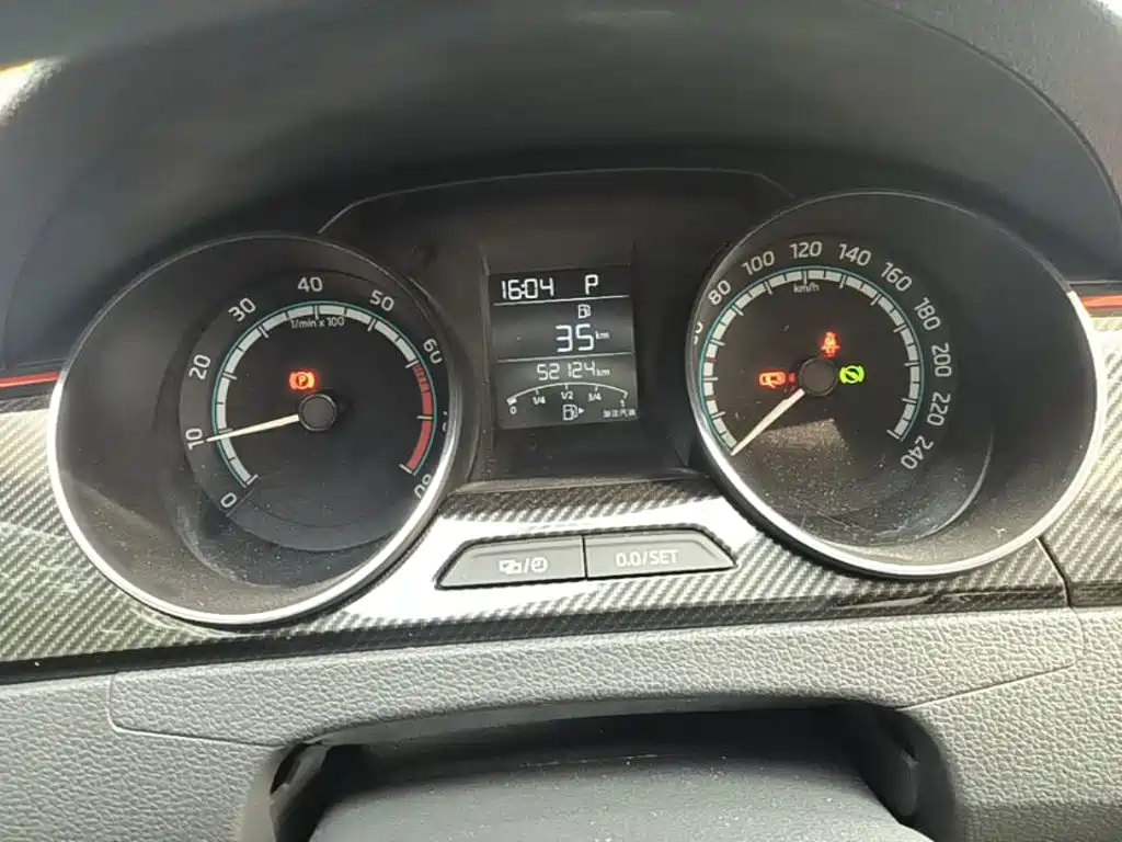 Skoda Rapid Spaceback 2020 — фото 12