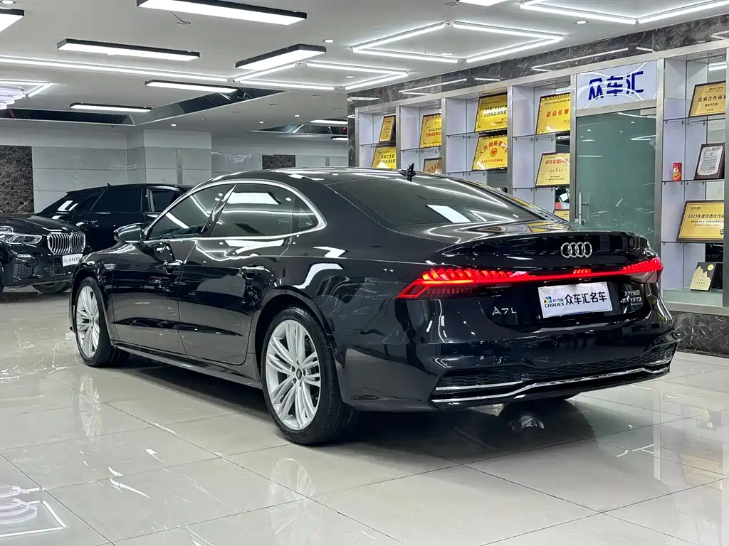 Audi A7L 2025