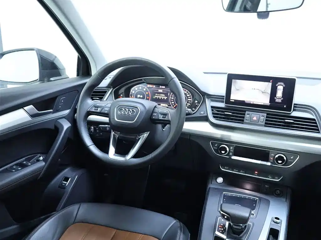 Audi Q5L 2020 — фото 14