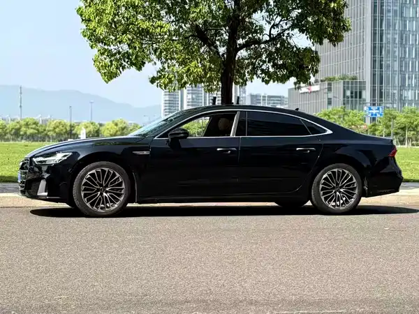 Audi A7L 2024
