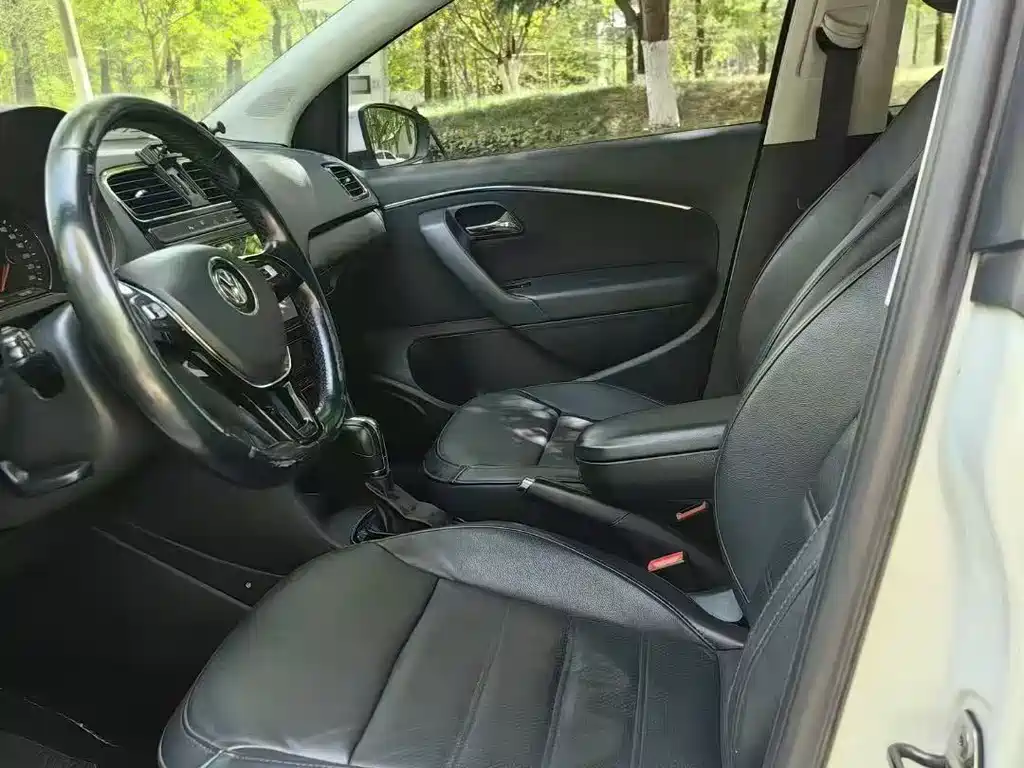 Volkswagen Polo 2015