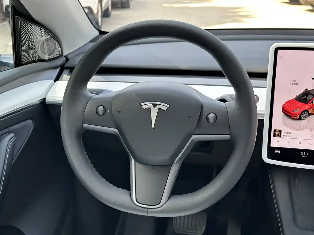 Tesla Model Y 2023 — фото 12