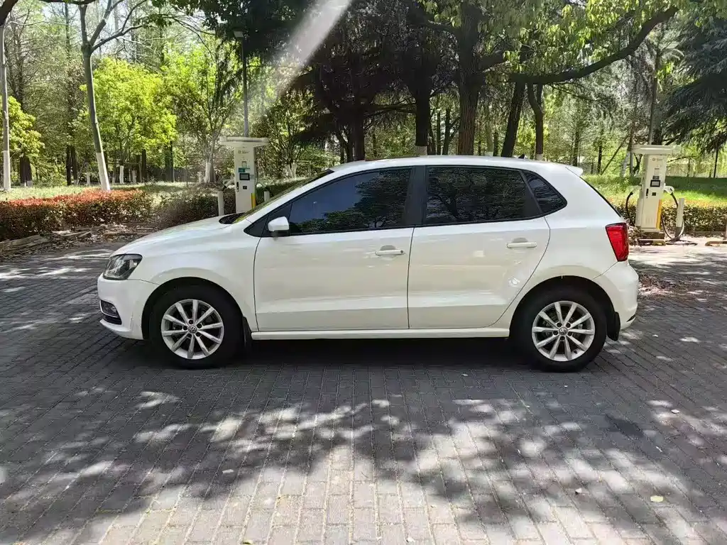 Volkswagen Polo 2015