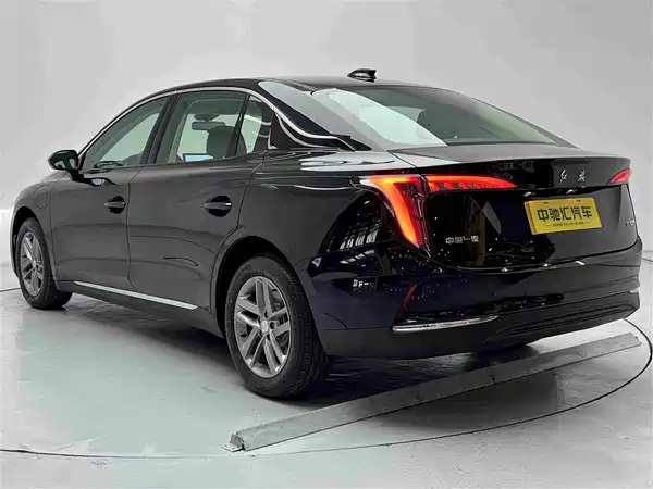 Hongqi E-QM5 2026