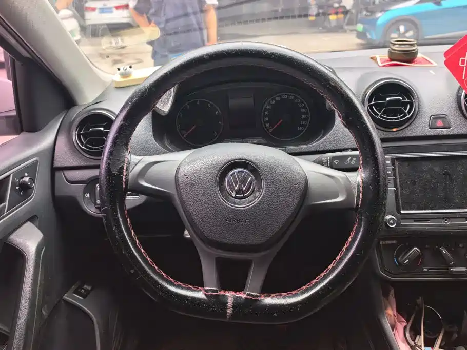 Volkswagen Jetta 2018 — фото 15