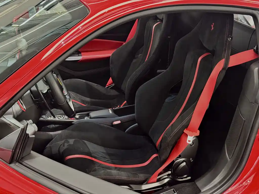Ferrari F8 2022 — фото 17