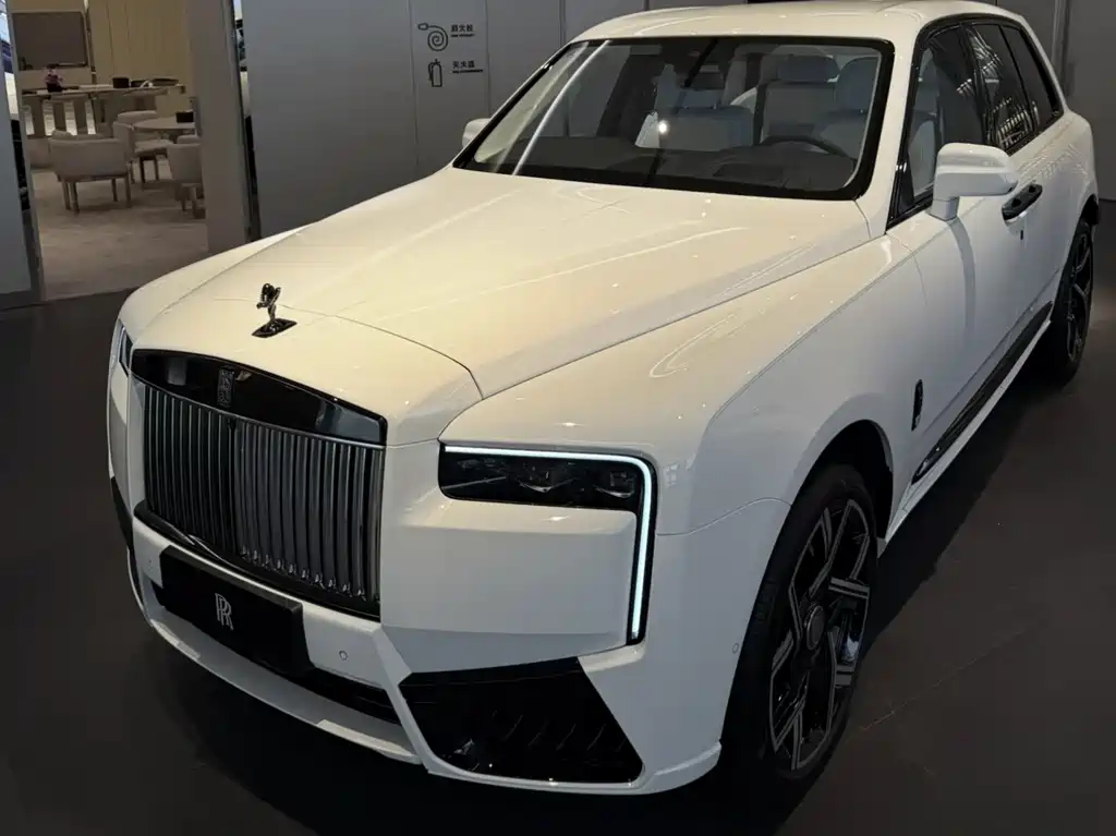 Rolls-Royce Cullinan — фото 1