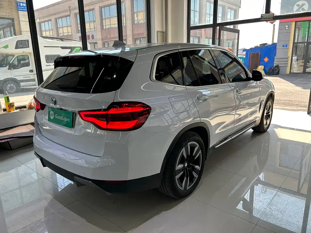 BMW iX3 2021 — фото 24