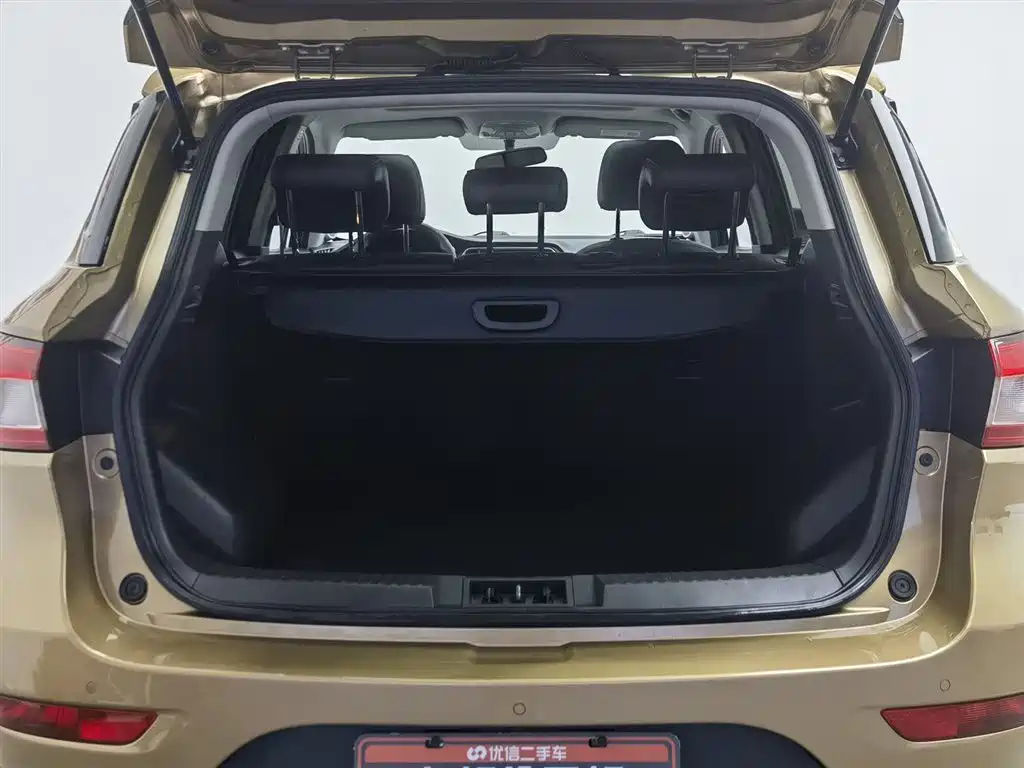GAC Motor Trumpchi GS4 2015 — фото 16