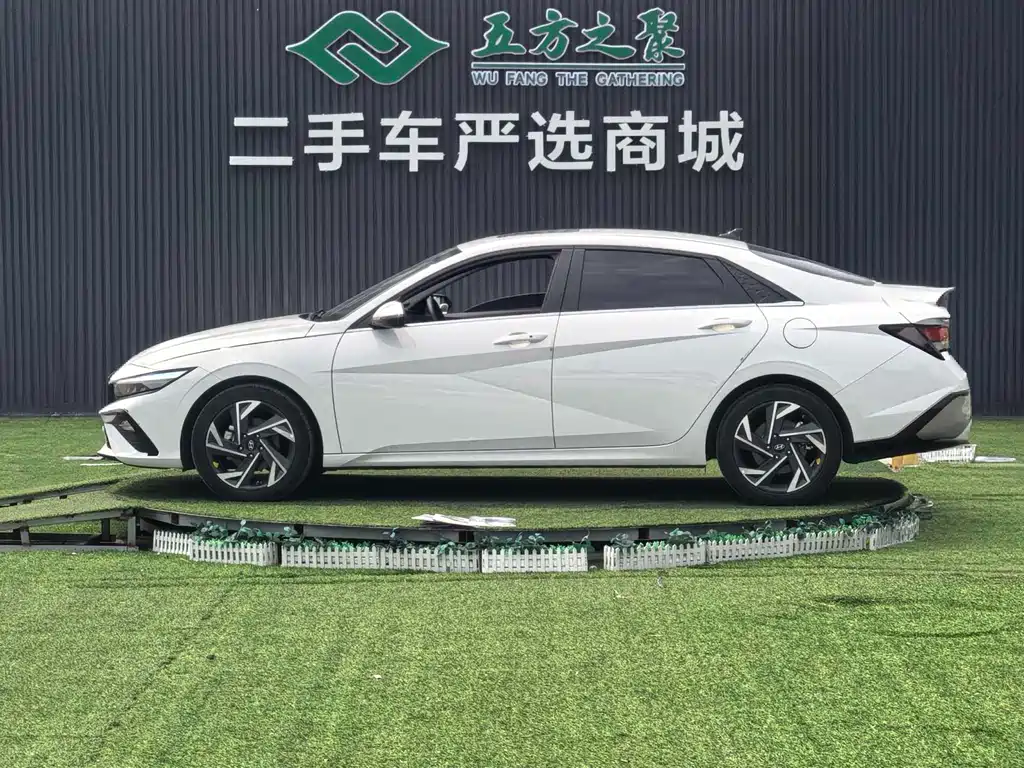 Hyundai Elantra 2025 — фото 18