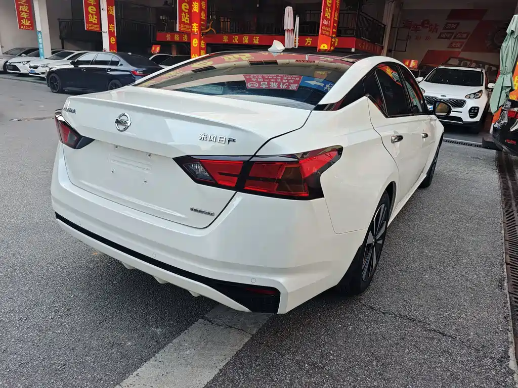Nissan Teana 2022