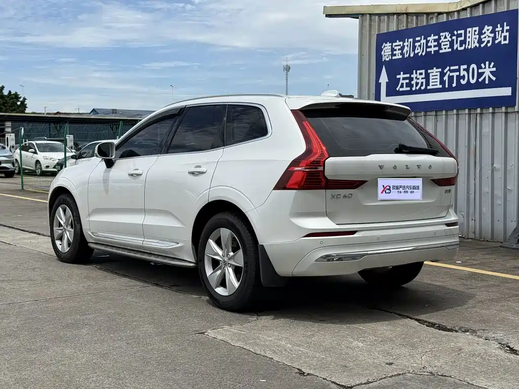 Volvo XC60 2021 — фото 14