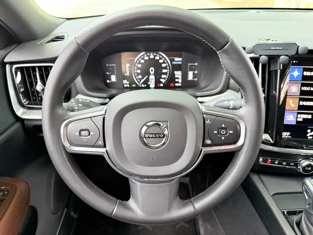 Volvo S60 2020 — фото 14