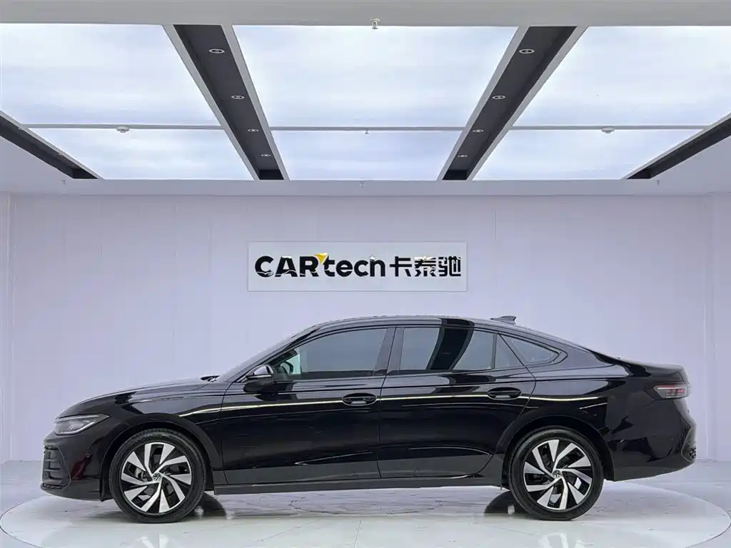 Volkswagen Passat 2025