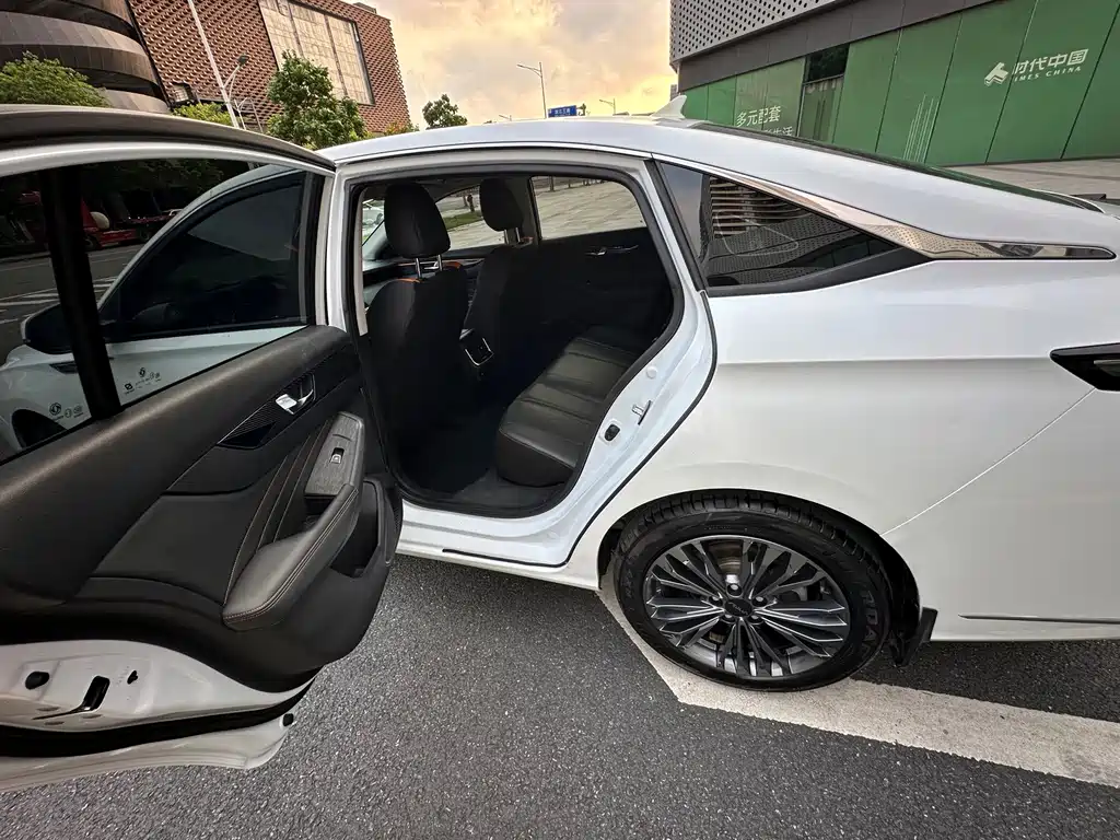 Dongfeng Yixuan MAX 2023 — фото 12