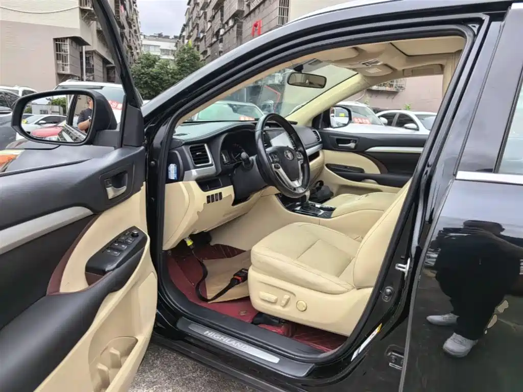Toyota Highlander 2016 — фото 16