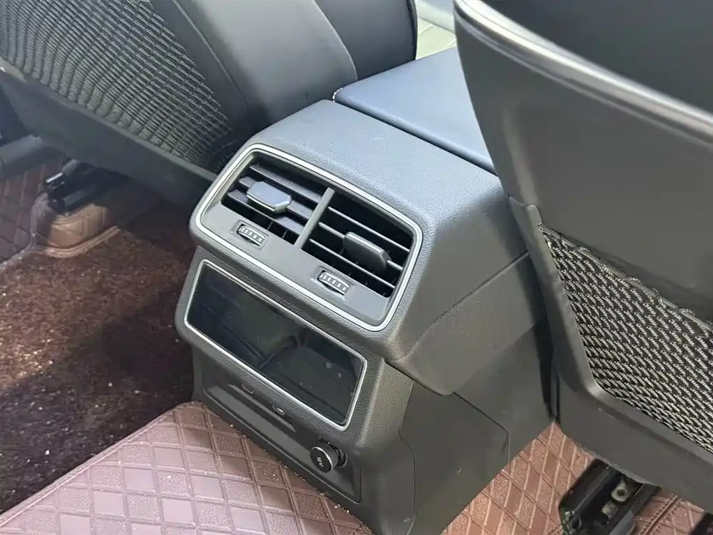 Audi A6L 2025 — фото 10