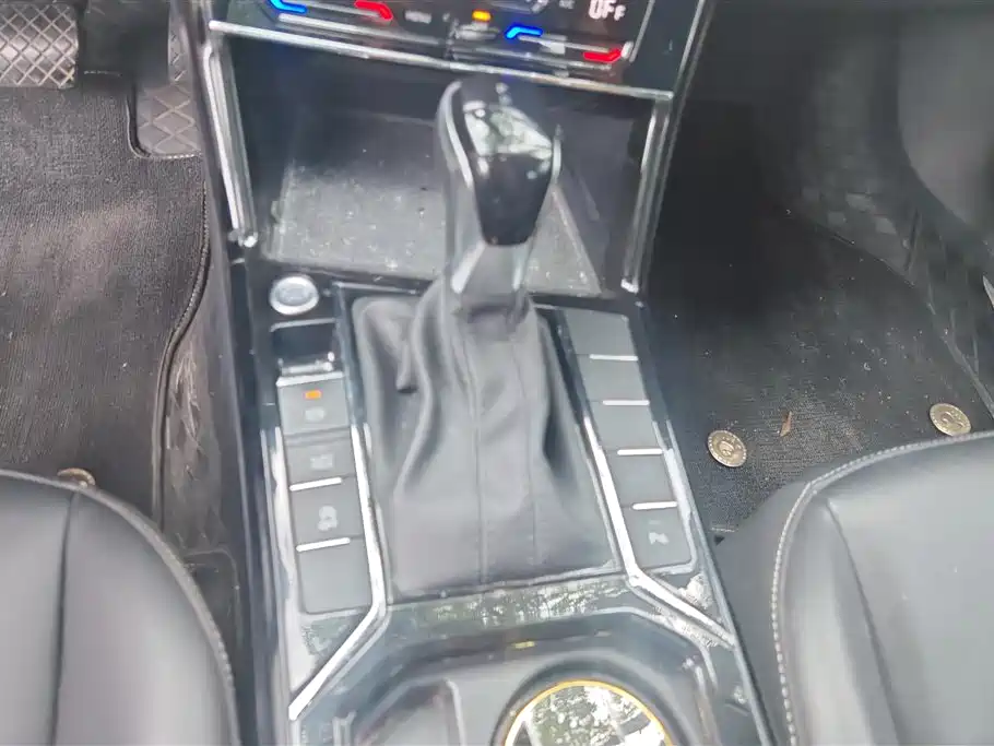 Volkswagen Passat 2023 — фото 16