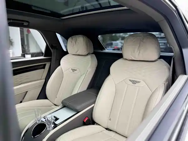 Bentley Bentayga 2023