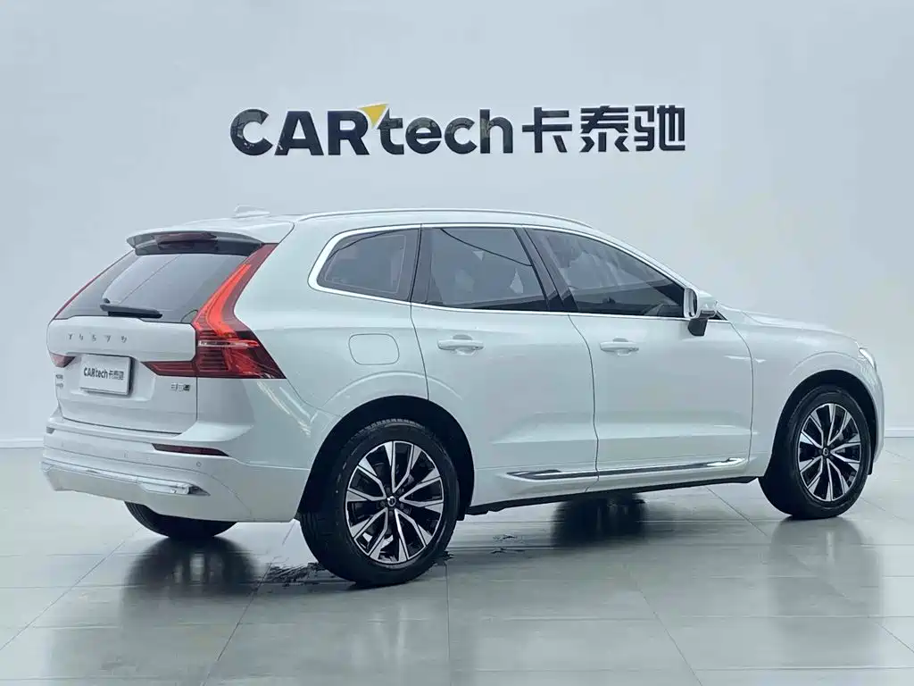 Volvo XC60 2024 — фото 3