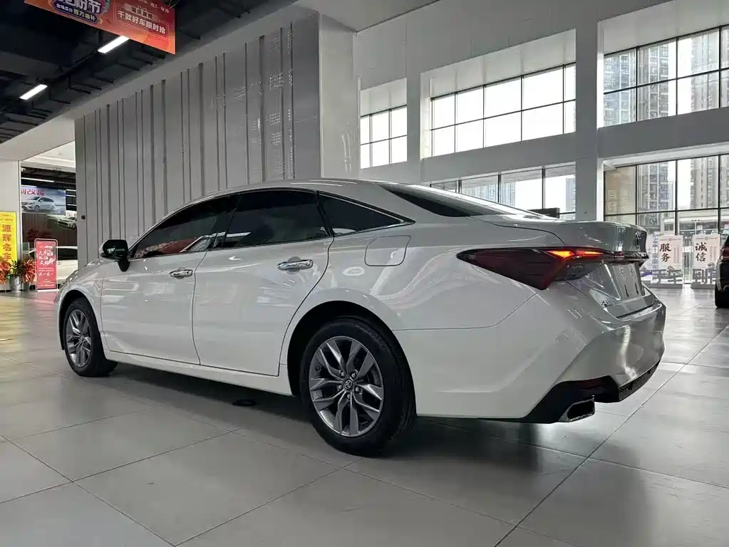 Toyota Avalon 2022 — фото 3