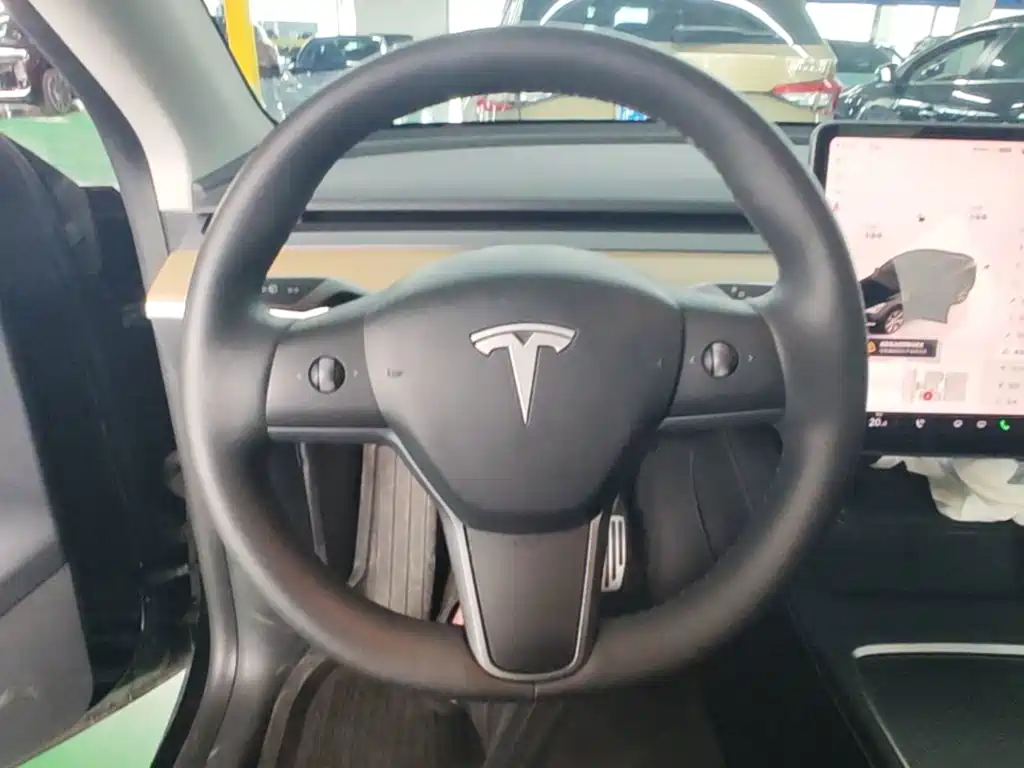 Tesla Model Y 2022 — фото 11