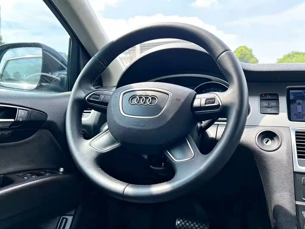 Audi Q7 2015 — фото 12
