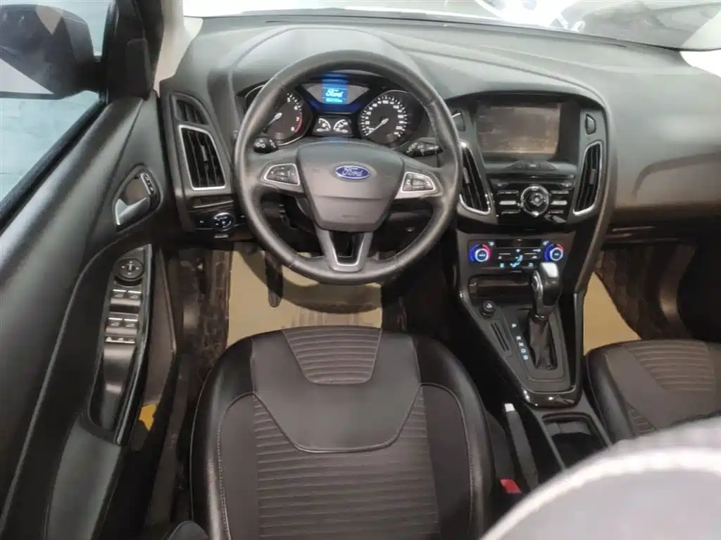 Ford Focus 2016 — фото 17